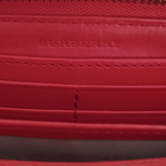 Burberry Check Large Wallet - Picture 7 of 8